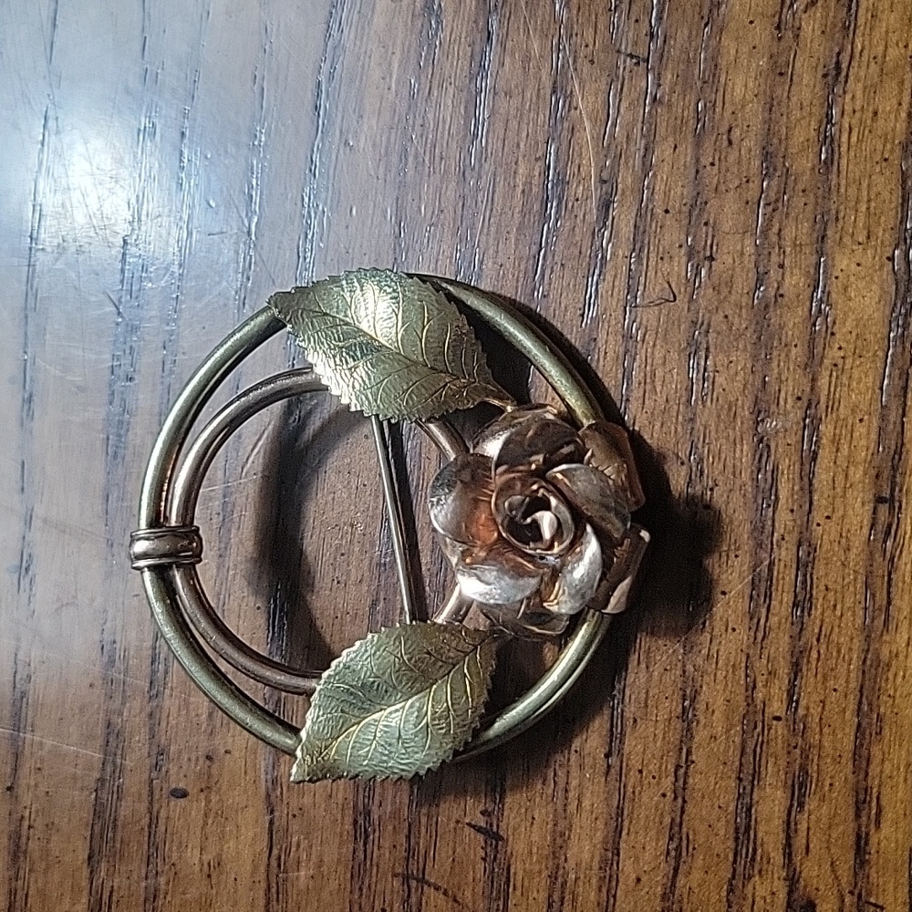 Vintage Diana Gold Round Rose Flower Brooch